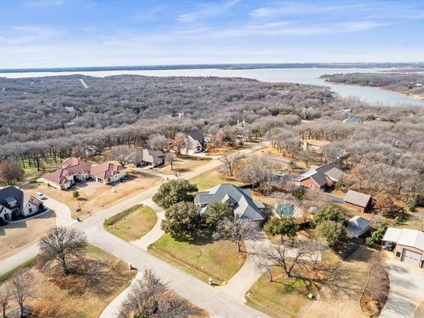 900 Amethyst Drive, Oak Point, TX 75068