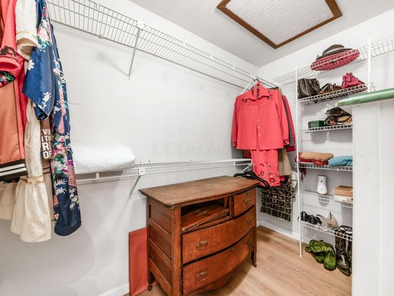 4474 Greystone Village Drive, Unit 5D, Columbus, OH 43228 Photo 16