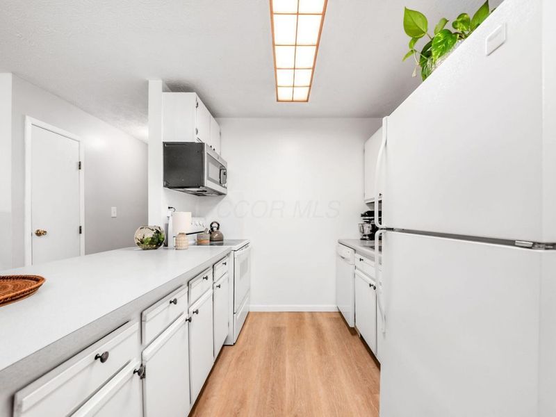 4474 Greystone Village Drive, Unit 5D, Columbus, OH 43228 Photo 7