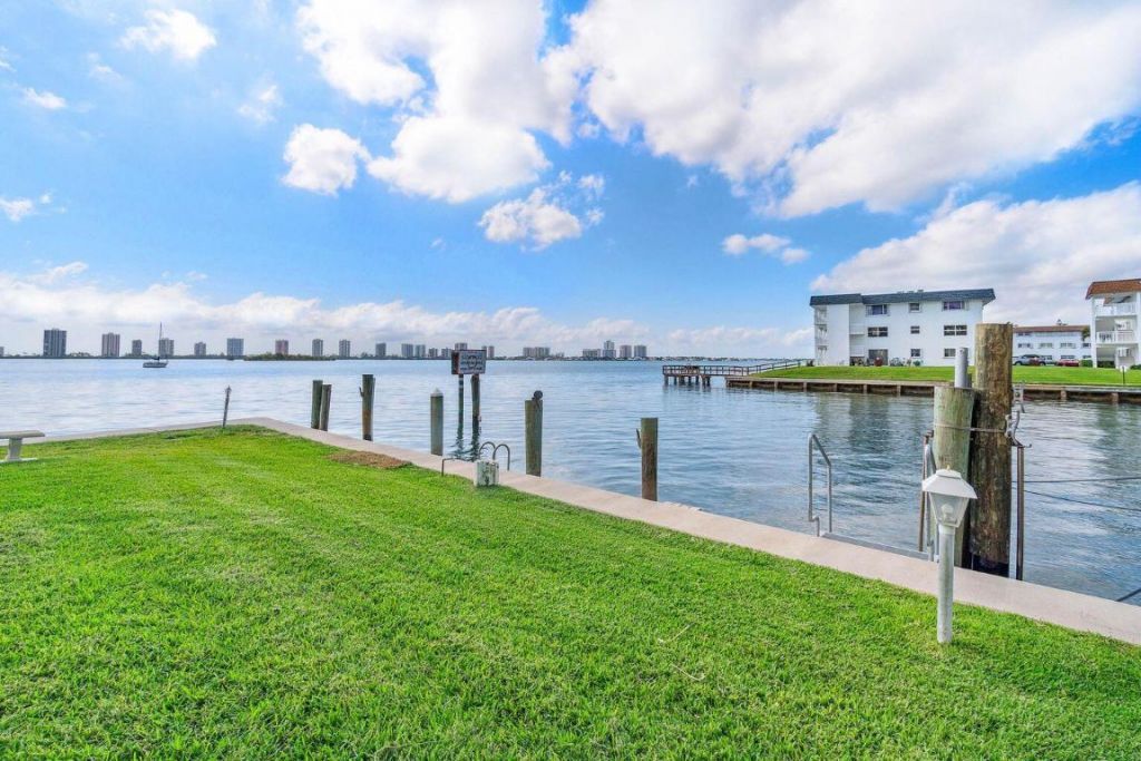 100 Paradise Harbour Boulevard, Unit 212, North Palm Beach, FL 33408 Photo