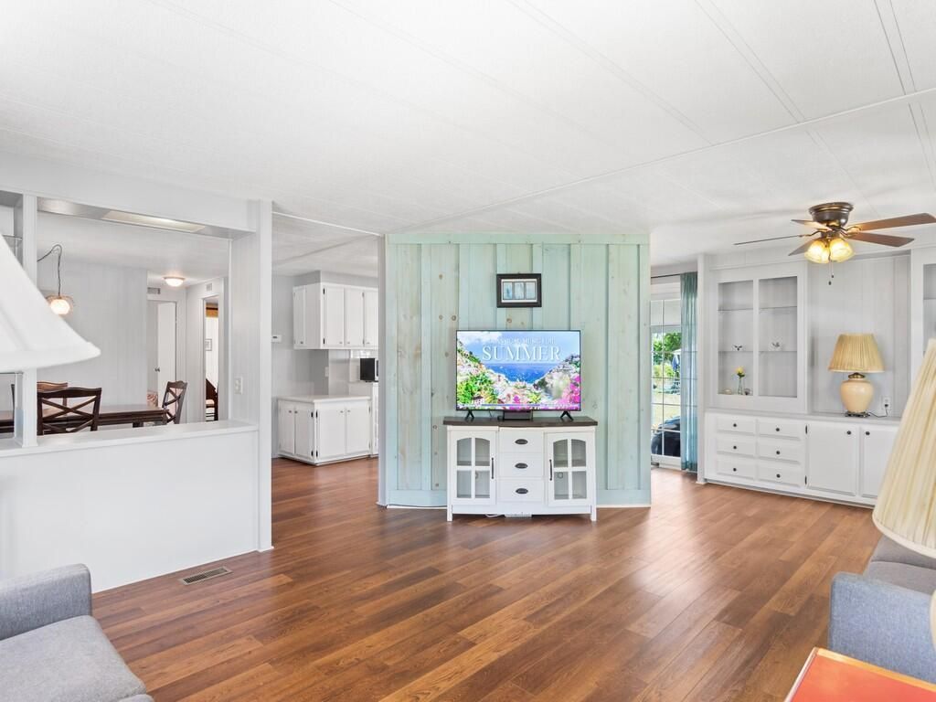 196 NE Emerald Drive, Jensen Beach, FL 34957 Photo