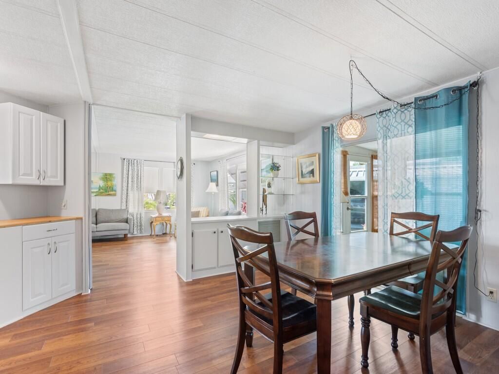 196 NE Emerald Drive, Jensen Beach, FL 34957 Photo