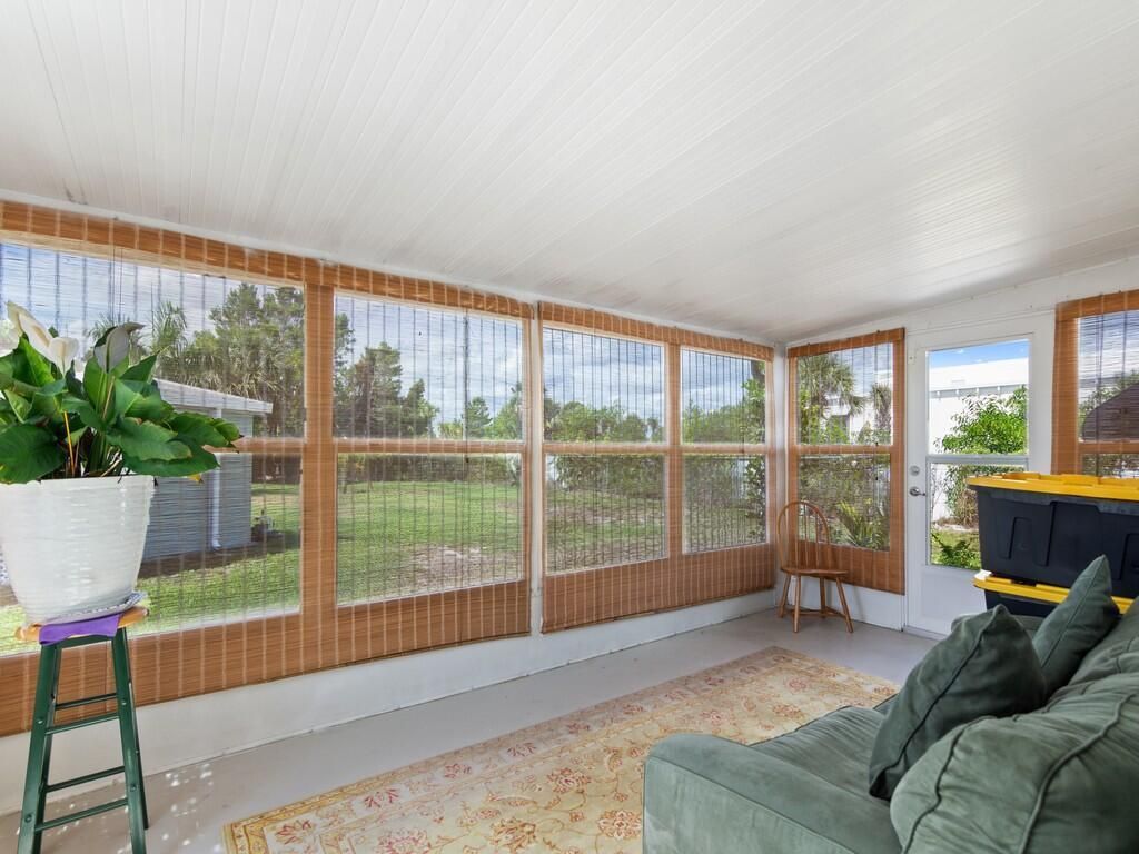 196 NE Emerald Drive, Jensen Beach, FL 34957 Photo