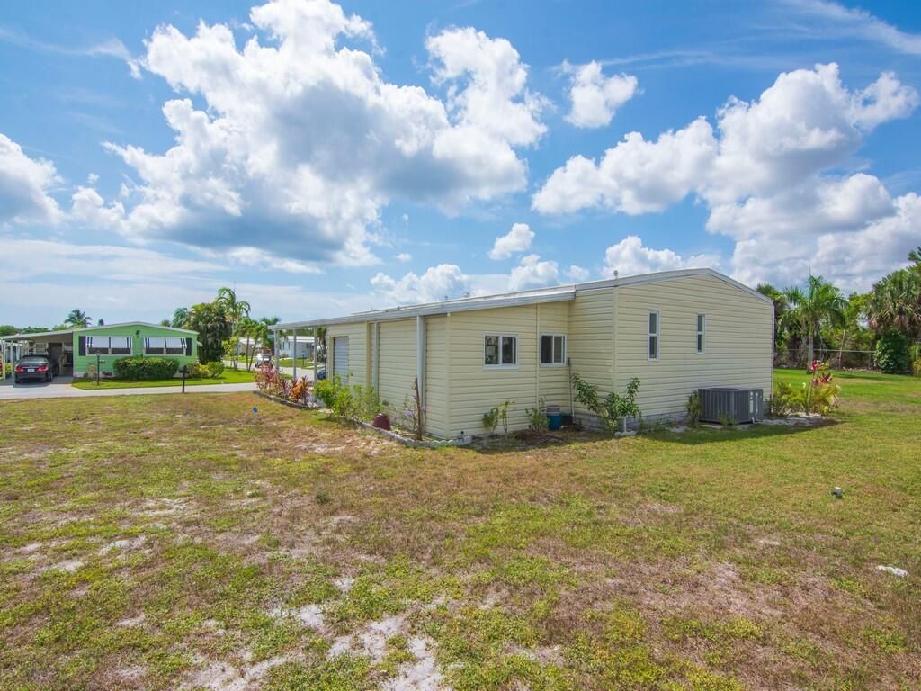 196 NE Emerald Drive, Jensen Beach, FL 34957 Photo