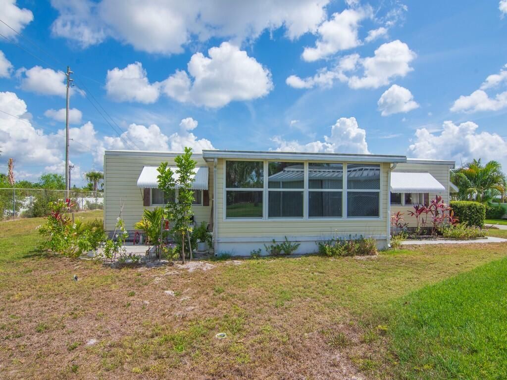 196 NE Emerald Drive, Jensen Beach, FL 34957 Photo