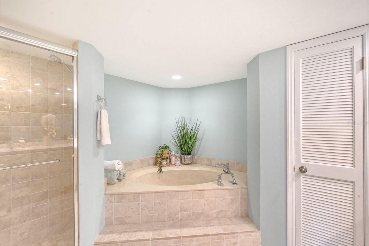 550 Flamingo Drive, Unit 202, Venice, FL 34285 Photo