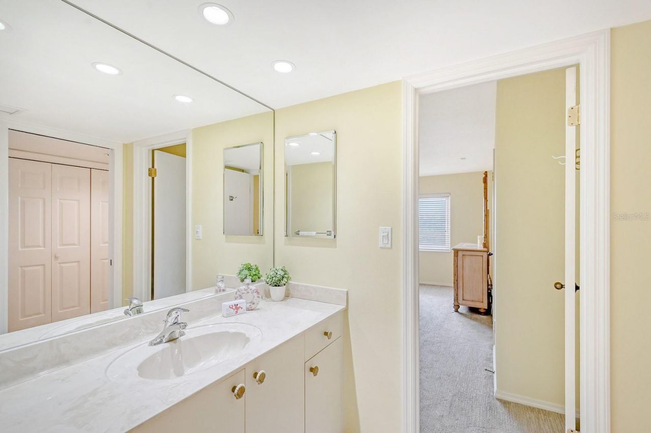 550 Flamingo Drive, Unit 202, Venice, FL 34285 Photo