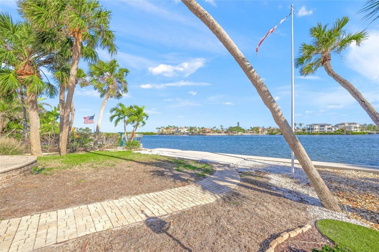 1358 Moonmist Drive, Unit B4, Sarasota, FL 34242 Photo