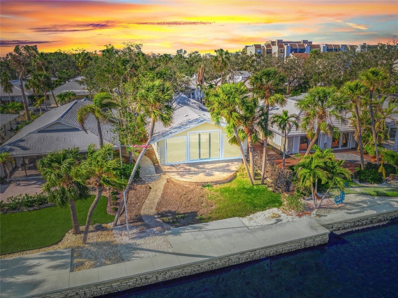 1358 Moonmist Drive, Unit B4, Sarasota, FL 34242 Photo