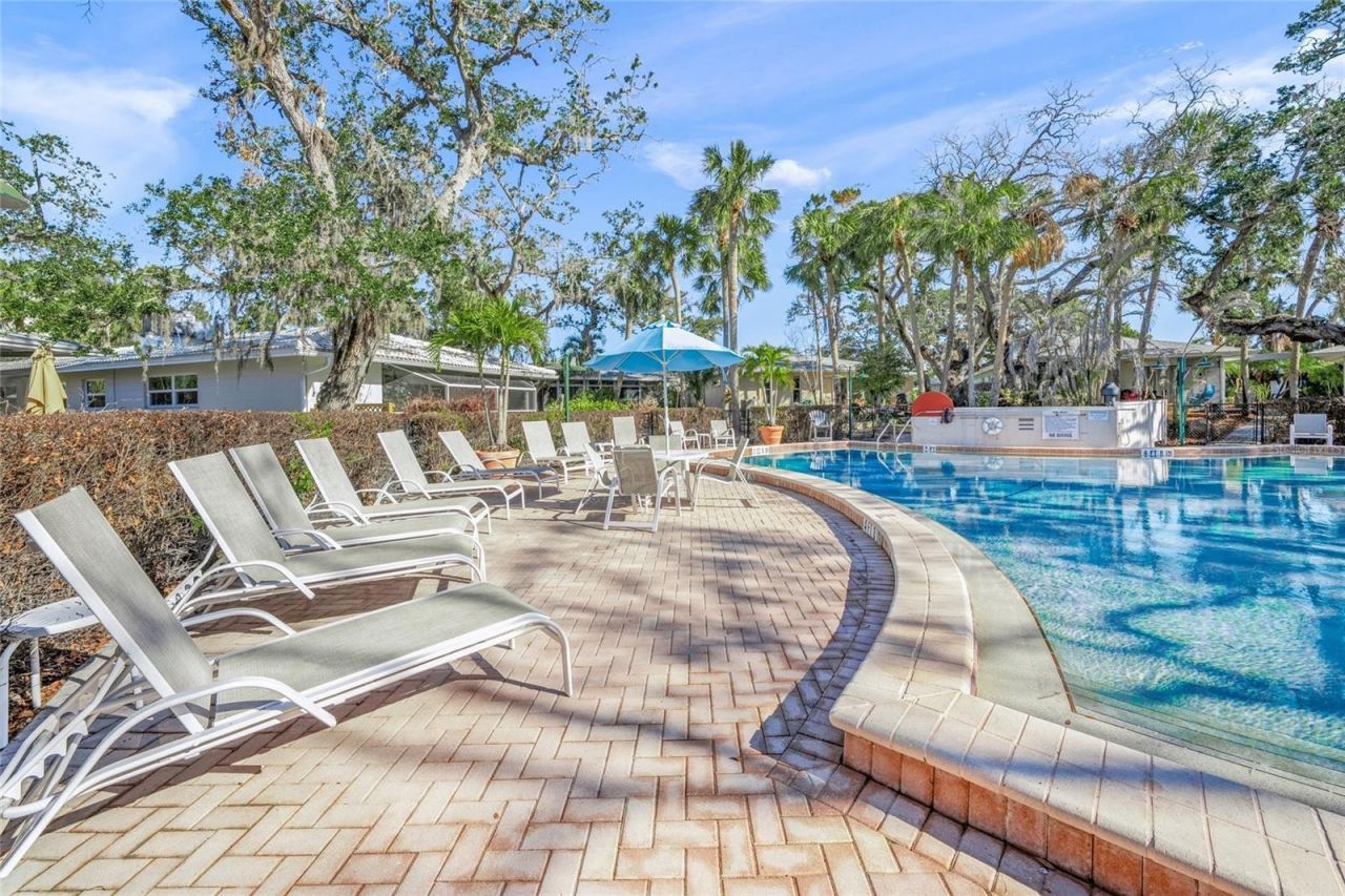 1358 Moonmist Drive, Unit B4, Sarasota, FL 34242 Photo