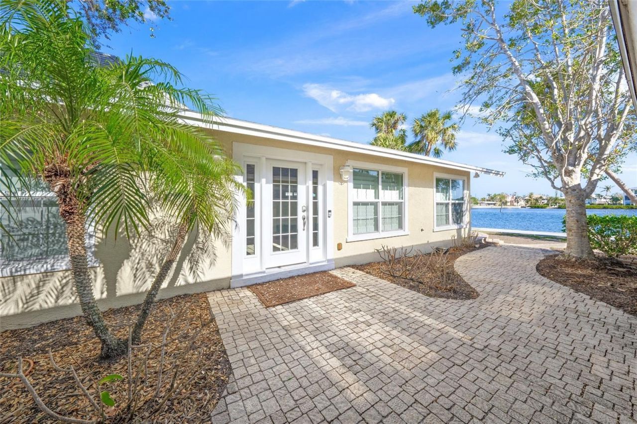 1358 Moonmist Drive, Unit B4, Sarasota, FL 34242 Photo