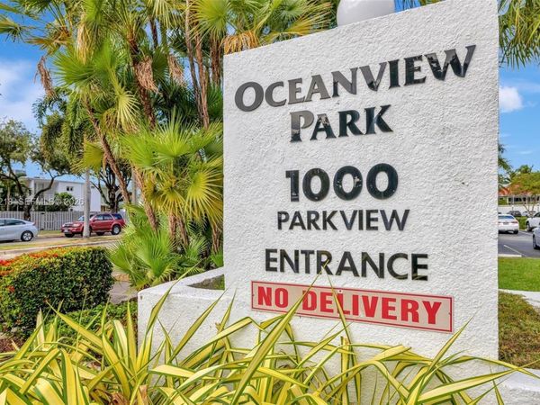 1000 Parkview Dr, Unit 806, Hallandale Beach, FL 33009