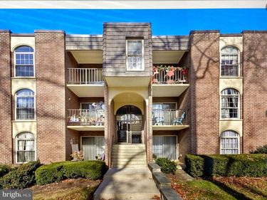 3334 WOODBURN VILLAGE DRIVE, Unit 31, ANNANDALE, VA 22003