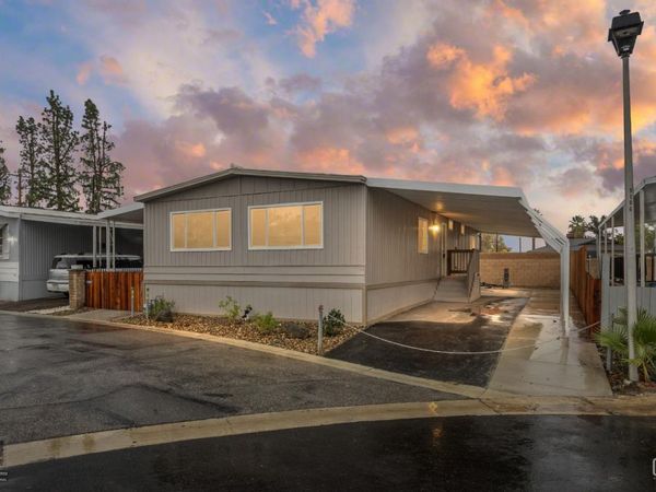 335 Hickorywood Lane, Bakersfield, CA 93308