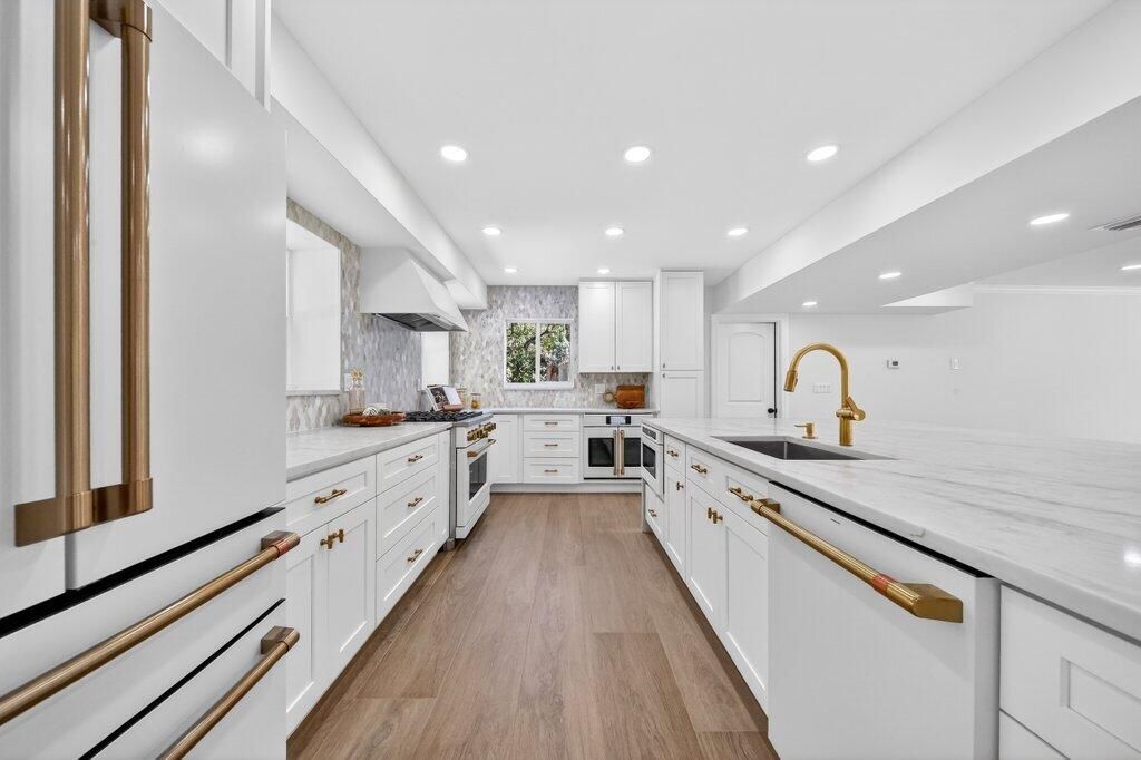 37 E High Point Road, Sewalls Point, FL 34996 Photo