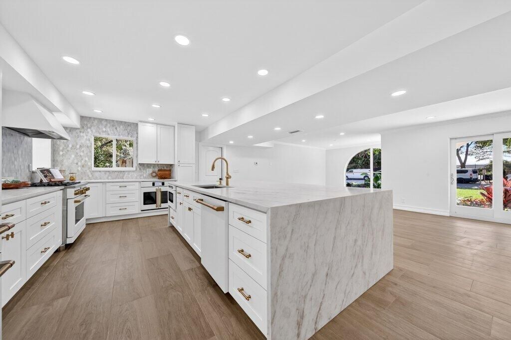 37 E High Point Road, Sewalls Point, FL 34996 Photo