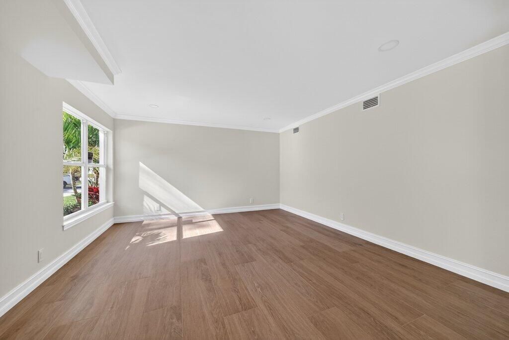 37 E High Point Road, Sewalls Point, FL 34996 Photo