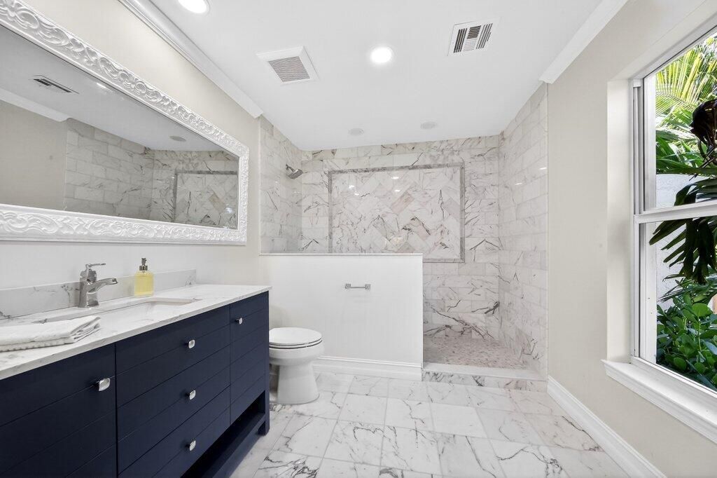 37 E High Point Road, Sewalls Point, FL 34996 Photo