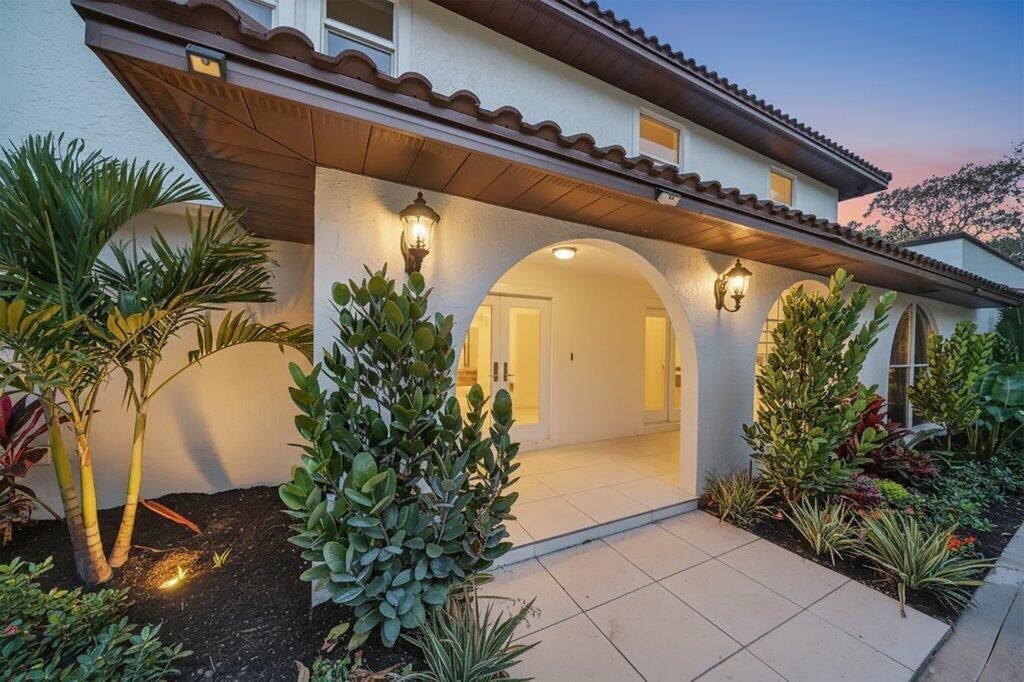 37 E High Point Road, Sewalls Point, FL 34996 Photo