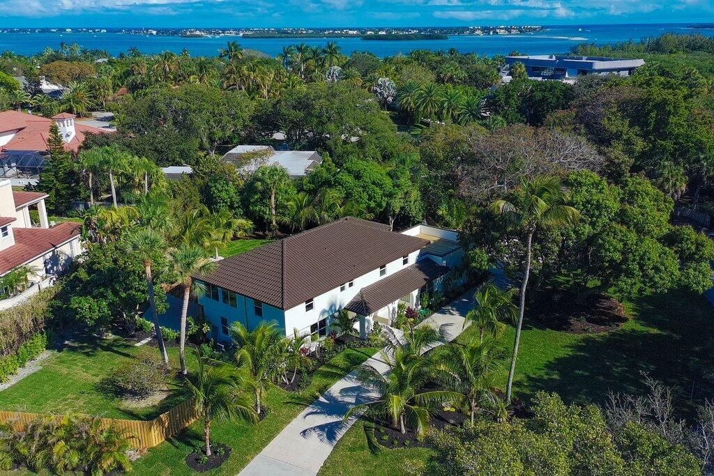 37 E High Point Road, Sewalls Point, FL 34996 Photo