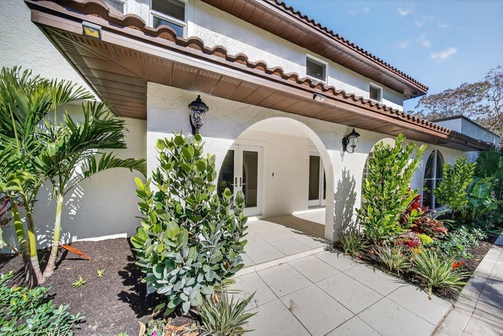 37 E High Point Road, Sewalls Point, FL 34996 Photo