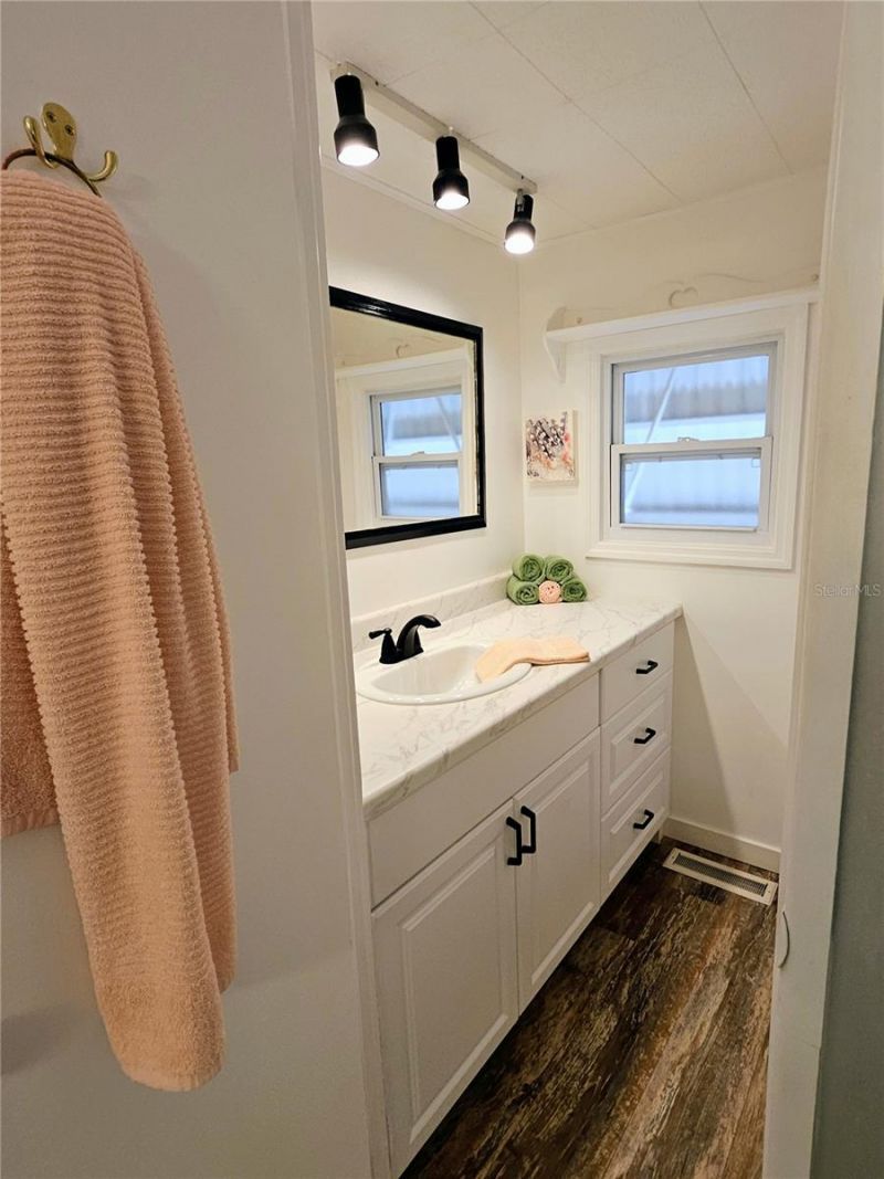 3406 Shingle Oak Terrace, Sarasota, FL 34237 Photo