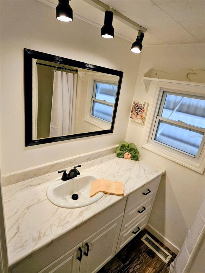 3406 Shingle Oak Terrace, Sarasota, FL 34237 Photo