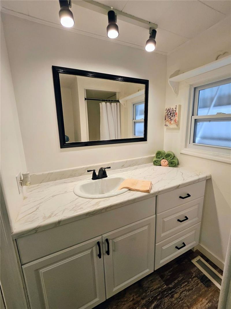 3406 Shingle Oak Terrace, Sarasota, FL 34237 Photo