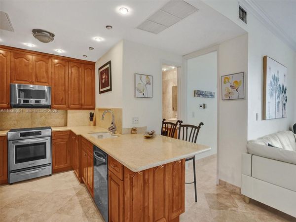 3180 S Ocean Dr, Unit 1709, Hallandale Beach, FL 33009