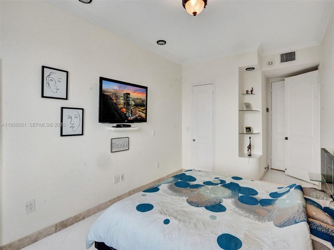 3180 S Ocean Dr, Unit 1709, Hallandale Beach, FL 33009 Photo