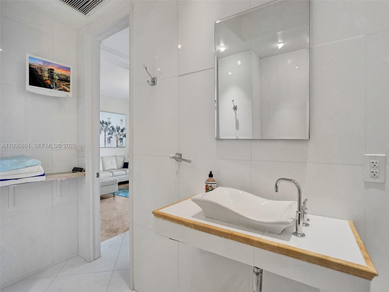 3180 S Ocean Dr, Unit 1709, Hallandale Beach, FL 33009 Photo