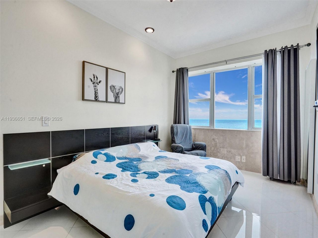 3180 S Ocean Dr, Unit 1709, Hallandale Beach, FL 33009 Photo