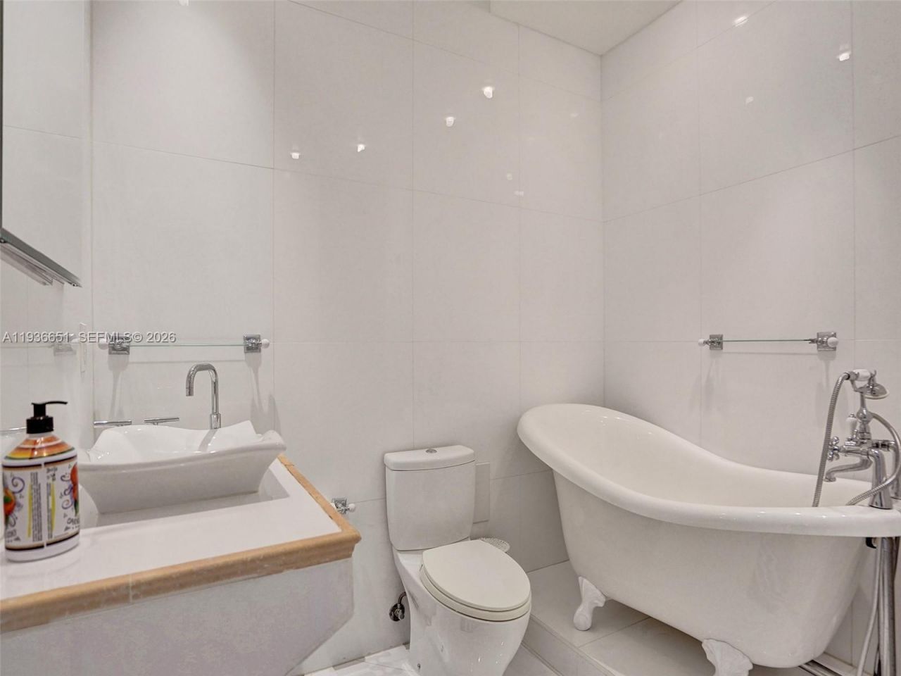 3180 S Ocean Dr, Unit 1709, Hallandale Beach, FL 33009 Photo