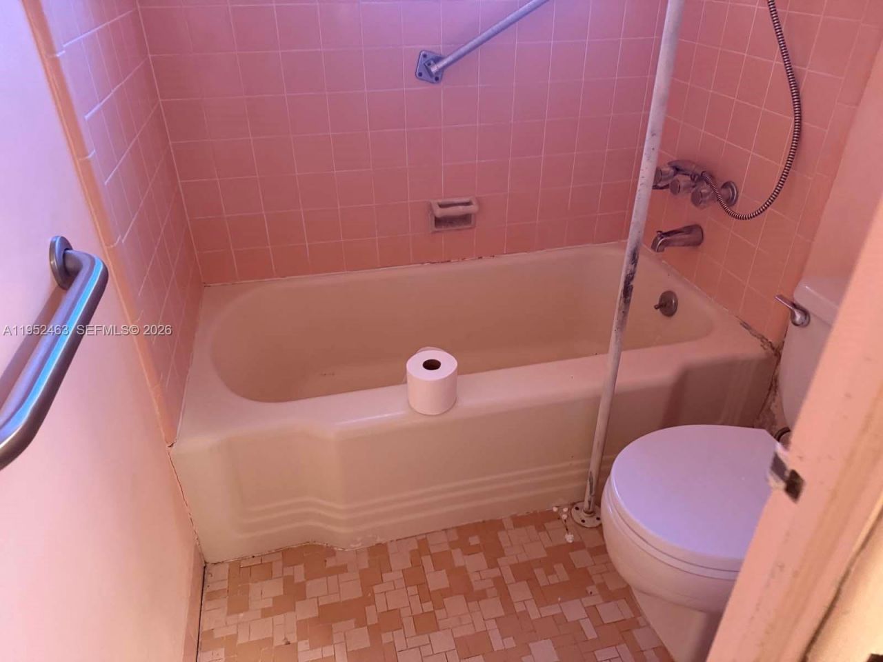 1870 NE 154th Ter, North Miami Beach, FL 33162 Photo