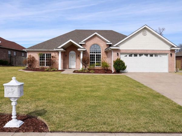 137 GRIZZLY BEAR, White Hall, AR 71602