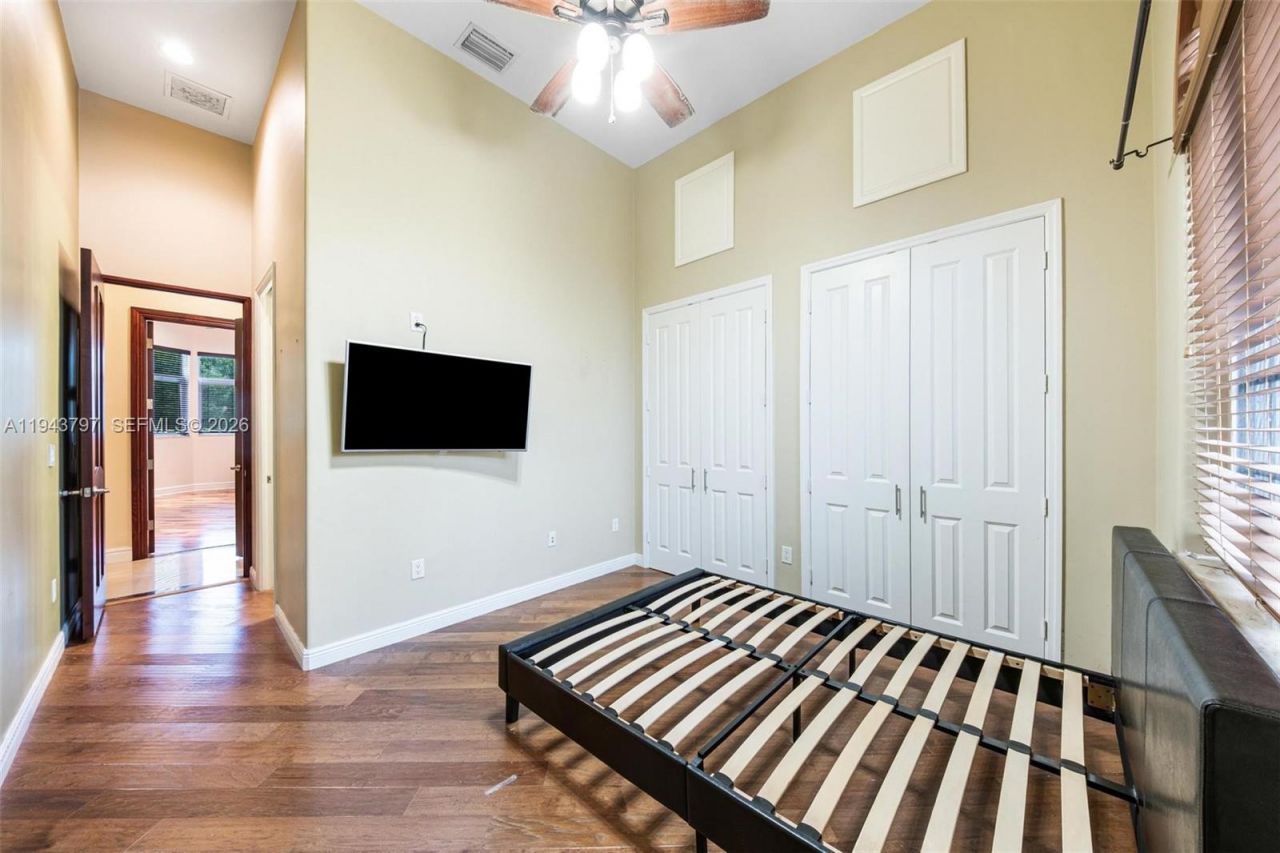 14781 S River Dr, Miami, FL 33167 Photo