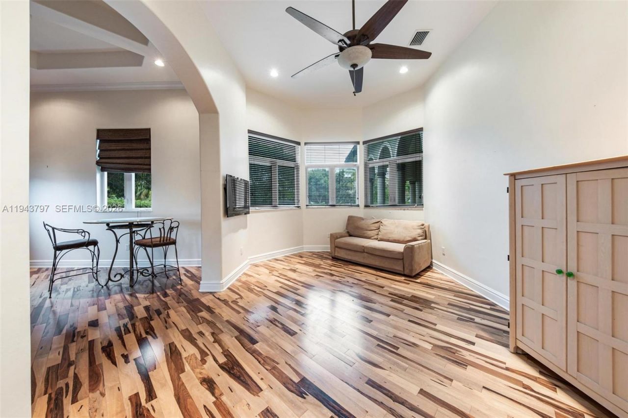 14781 S River Dr, Miami, FL 33167 Photo