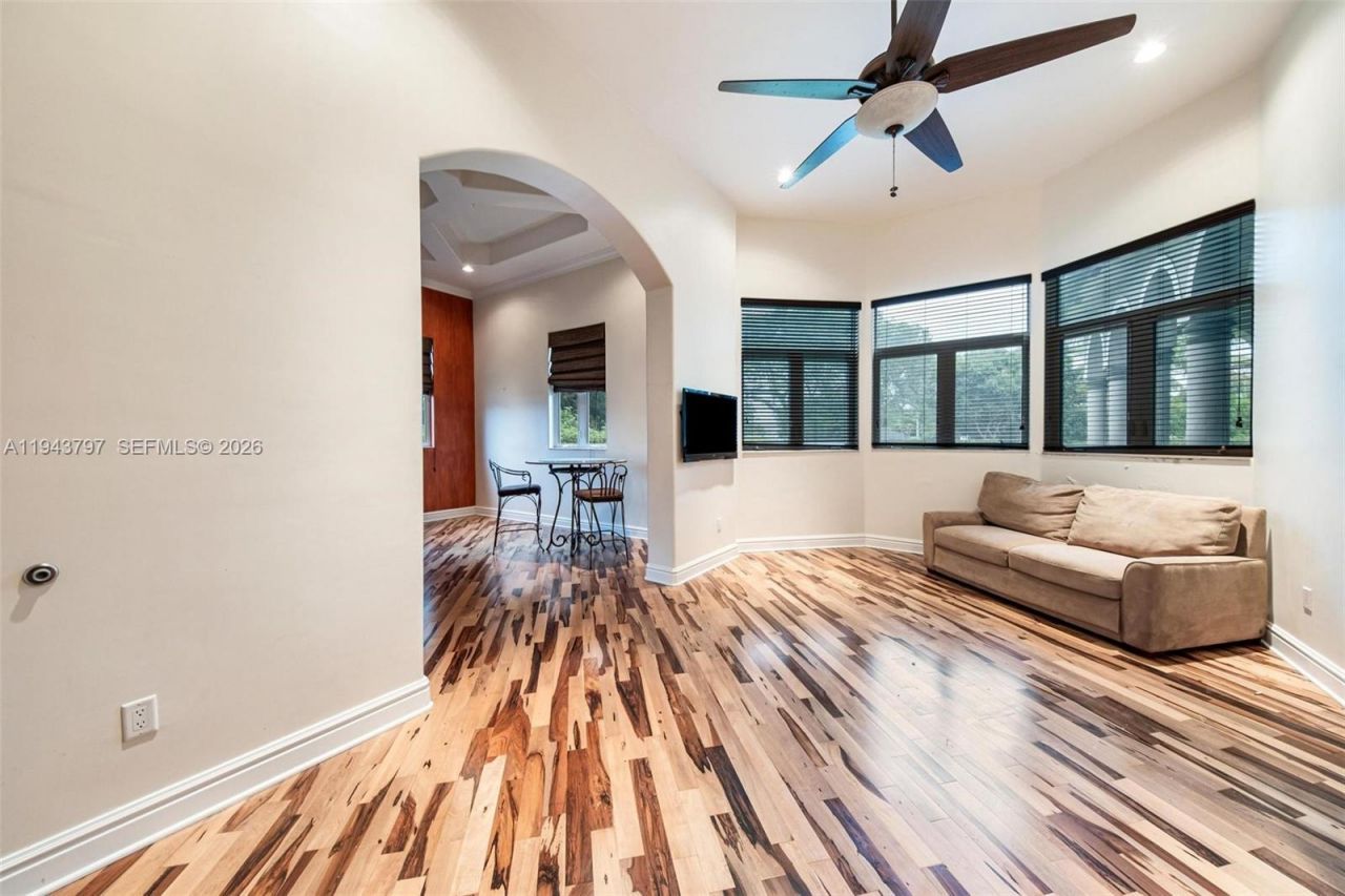 14781 S River Dr, Miami, FL 33167 Photo