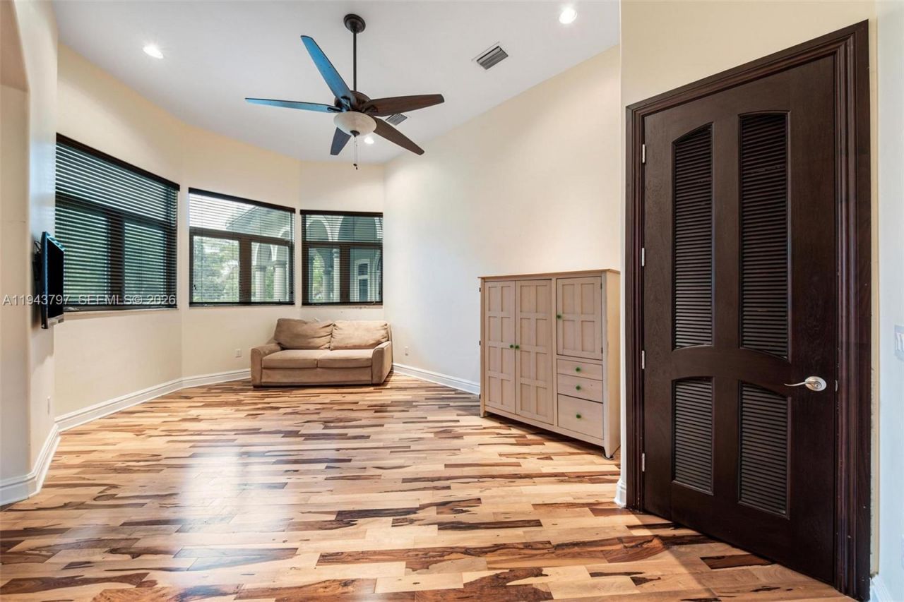 14781 S River Dr, Miami, FL 33167 Photo