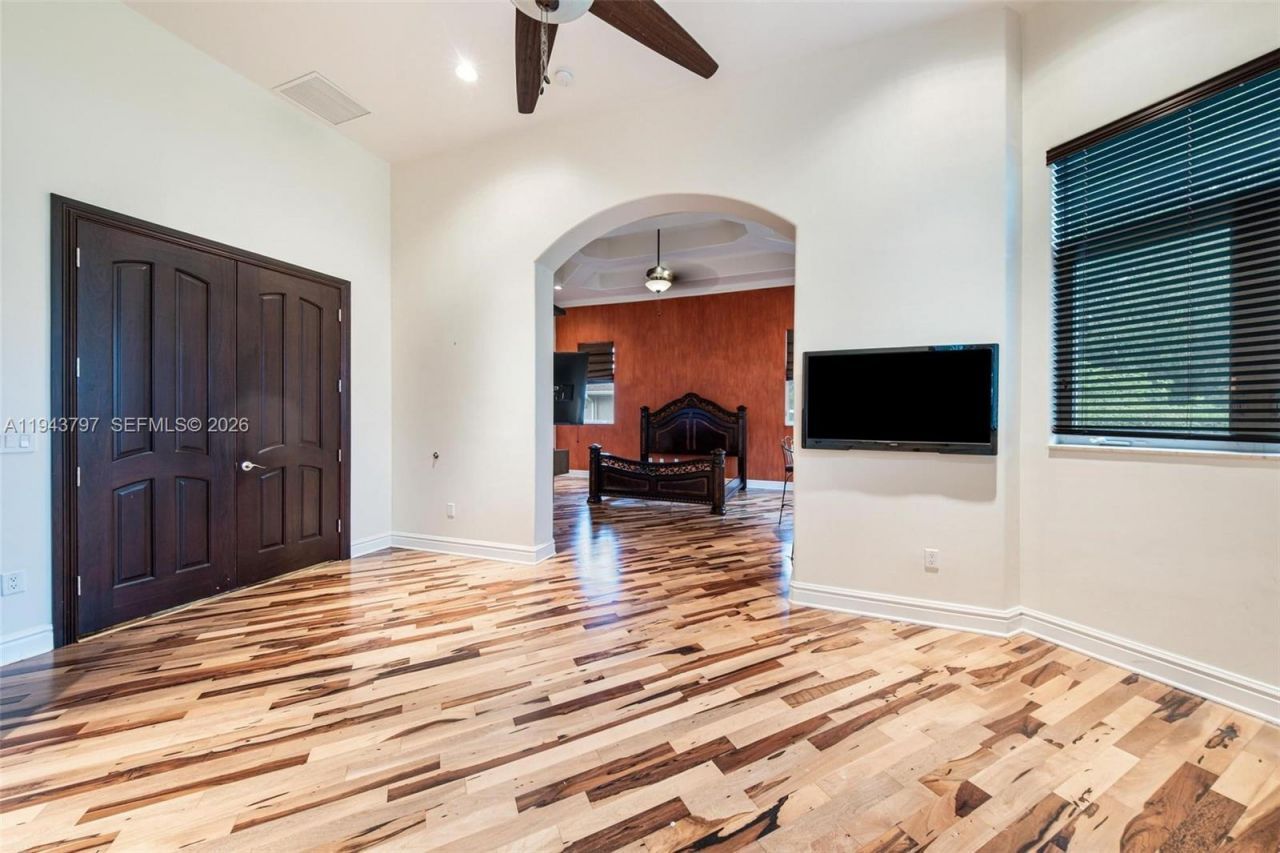 14781 S River Dr, Miami, FL 33167 Photo