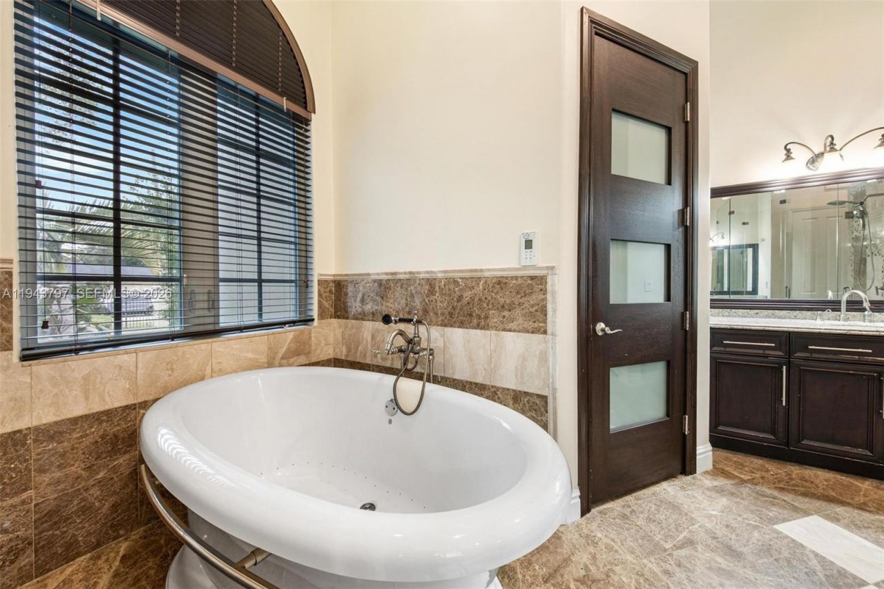 14781 S River Dr, Miami, FL 33167 Photo