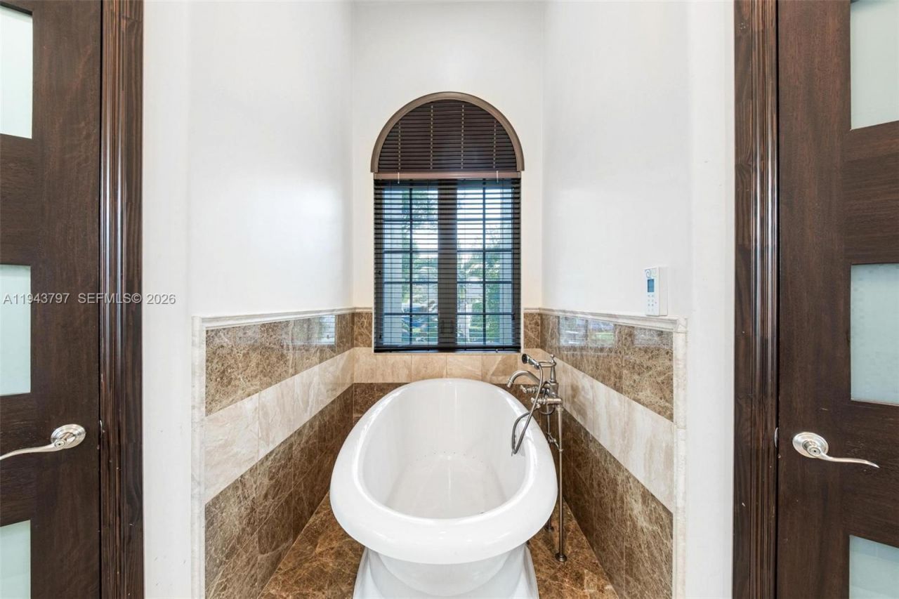 14781 S River Dr, Miami, FL 33167 Photo