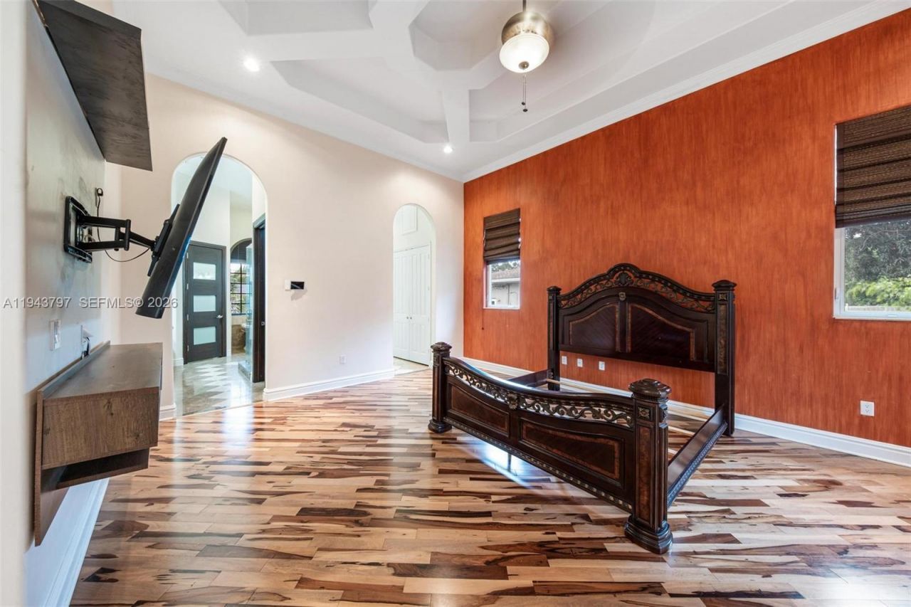 14781 S River Dr, Miami, FL 33167 Photo