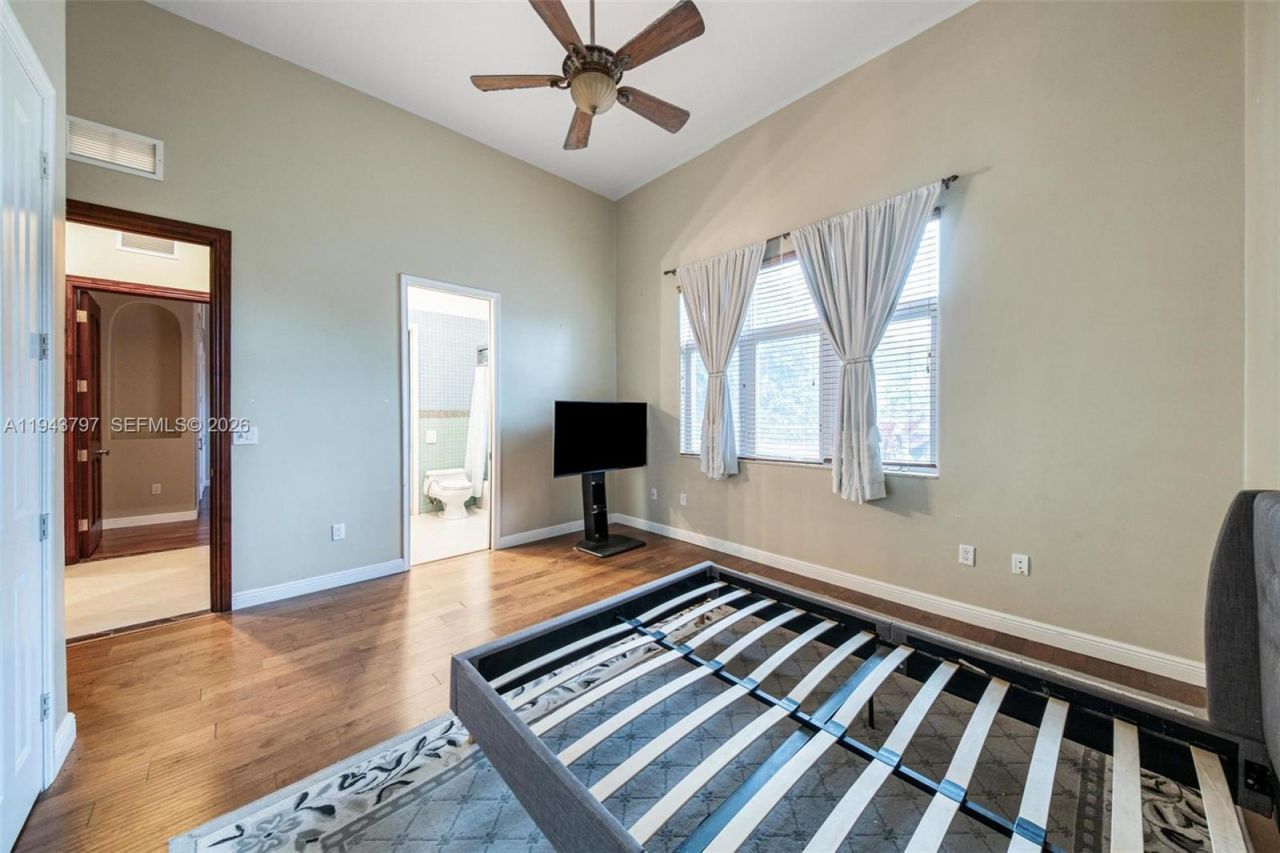 14781 S River Dr, Miami, FL 33167 Photo