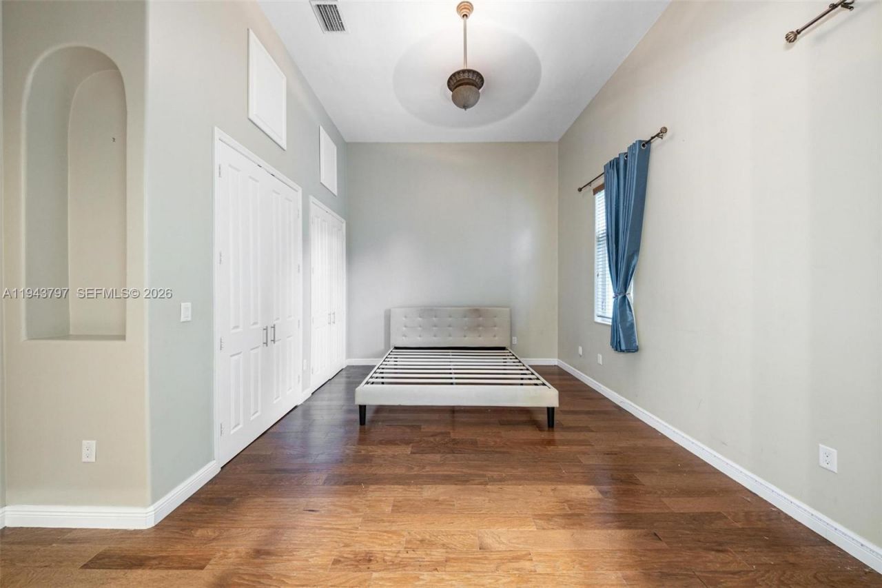 14781 S River Dr, Miami, FL 33167 Photo