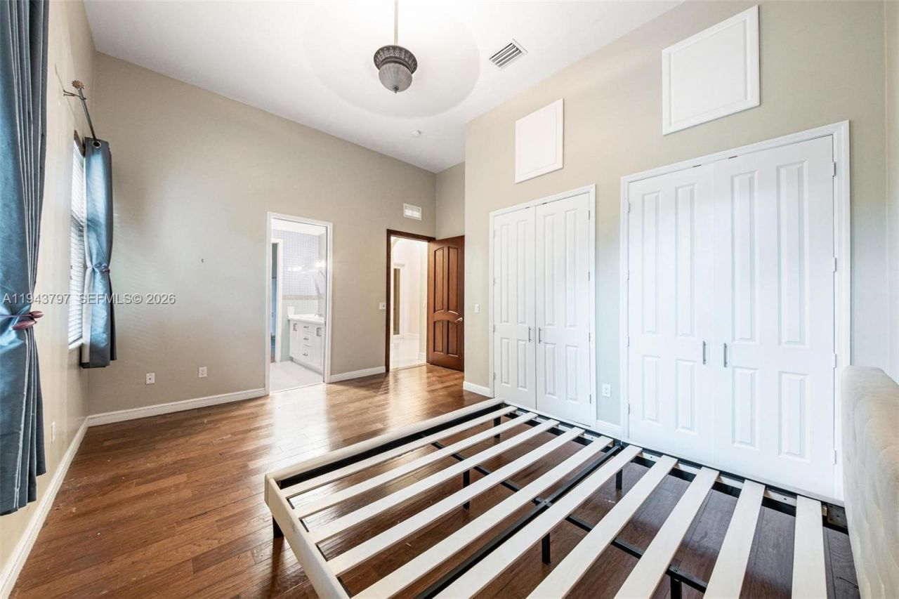 14781 S River Dr, Miami, FL 33167 Photo