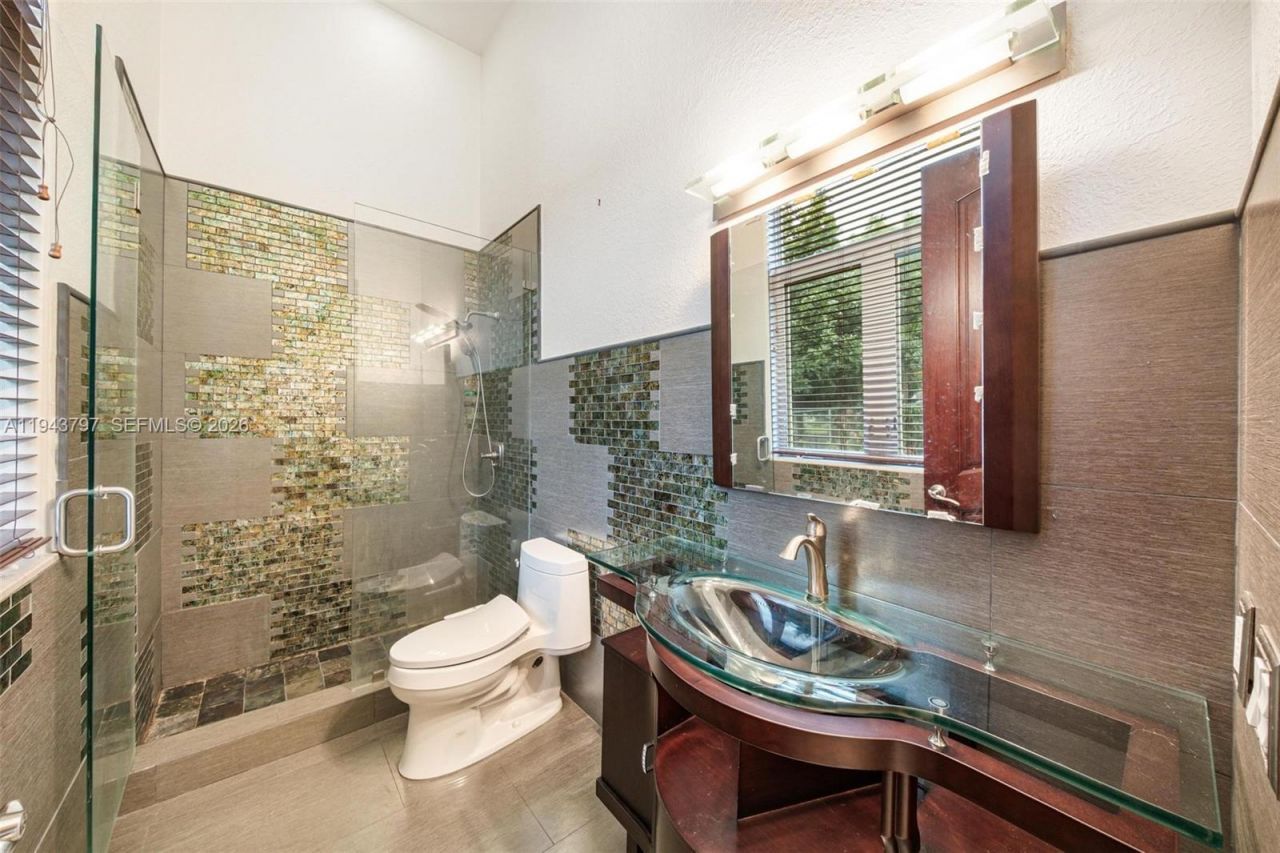 14781 S River Dr, Miami, FL 33167 Photo