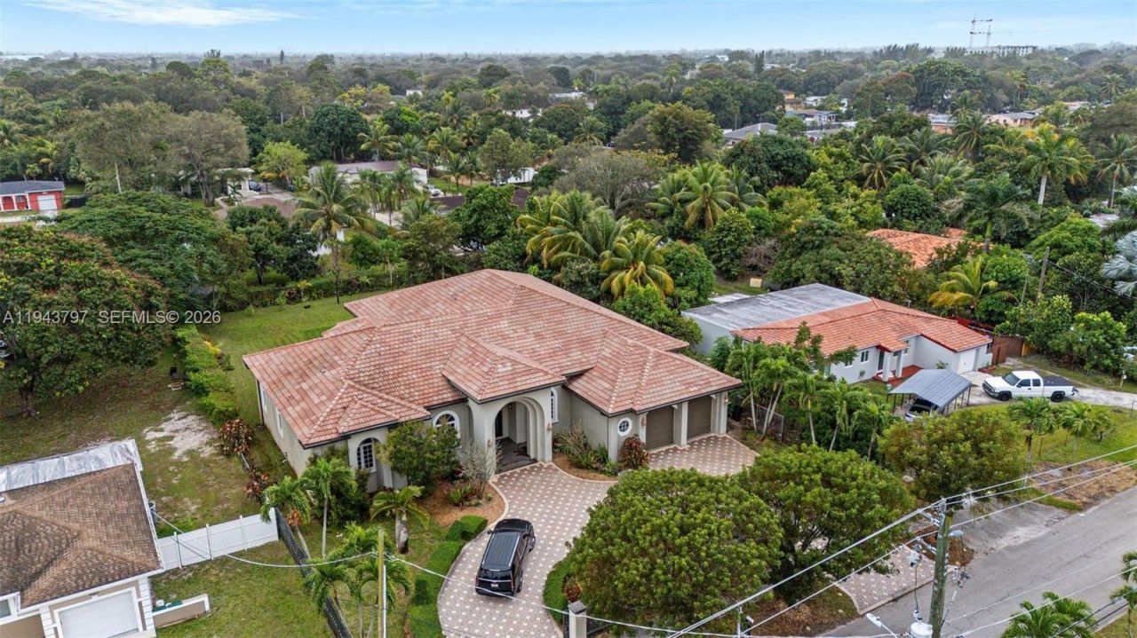 14781 S River Dr, Miami, FL 33167 Photo