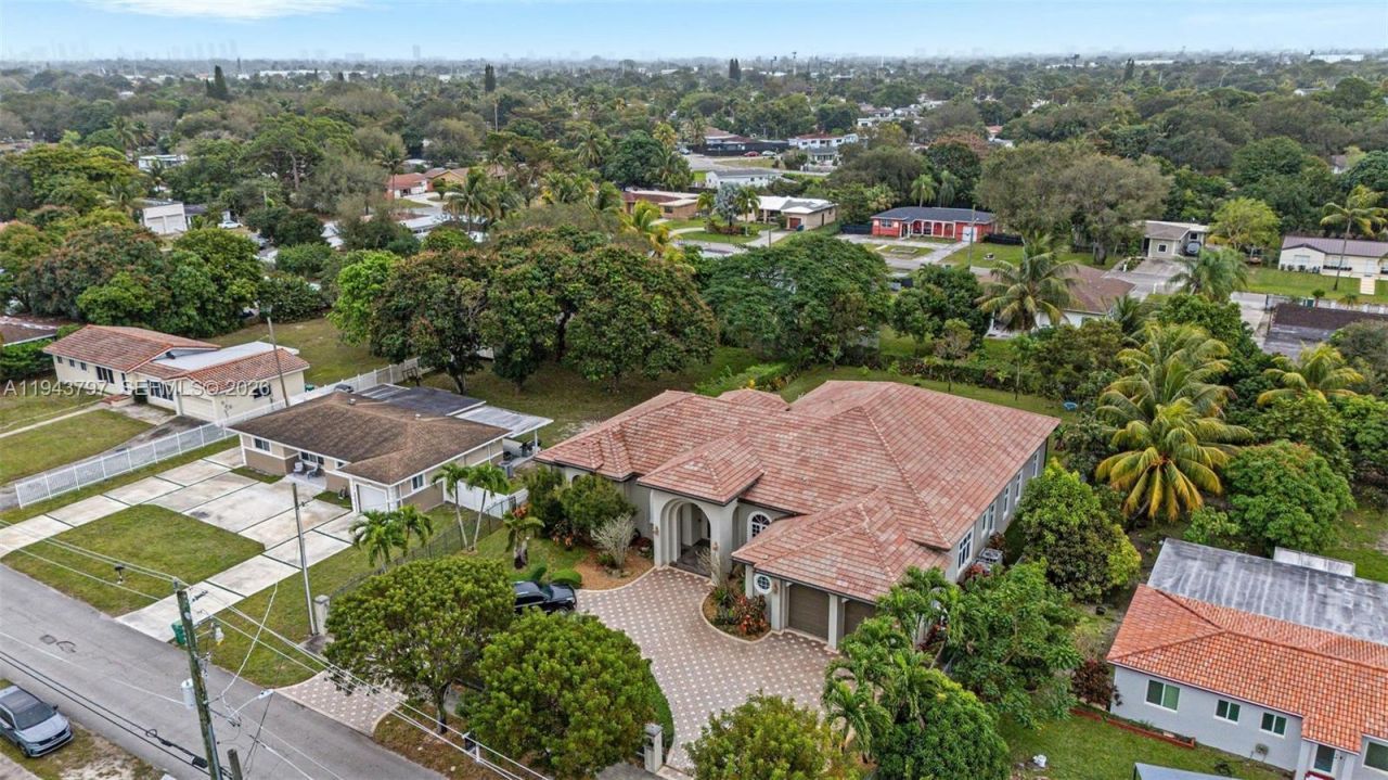 14781 S River Dr, Miami, FL 33167 Photo