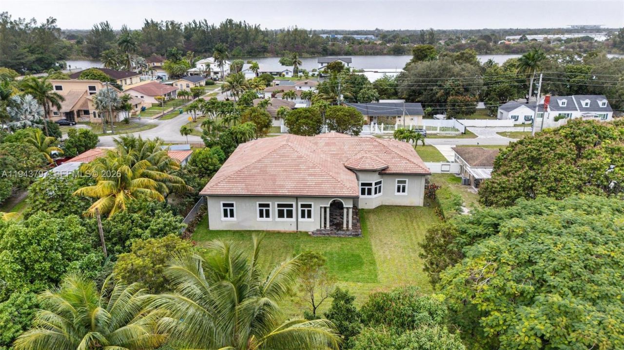 14781 S River Dr, Miami, FL 33167 Photo